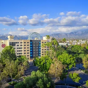 Otel Sheraton Fairplex & Conference Center