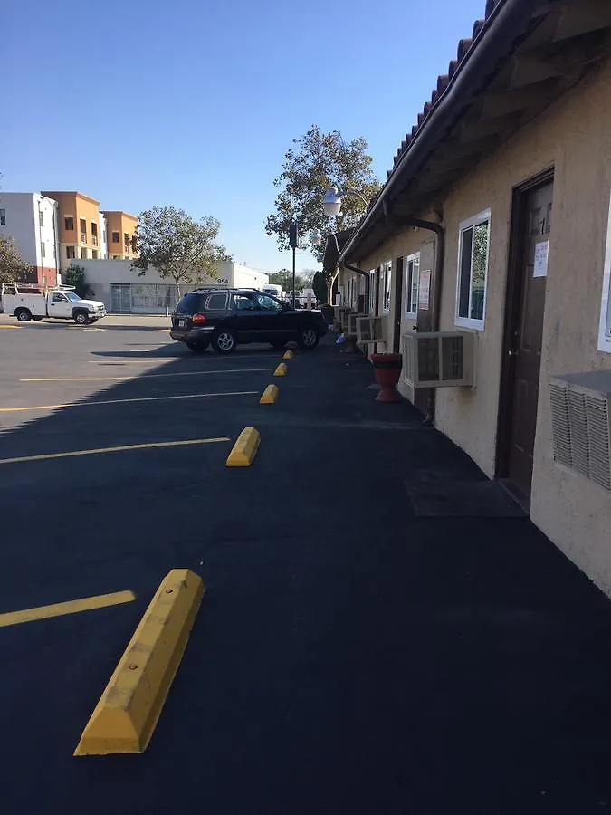 Super Inn Motel Pomona