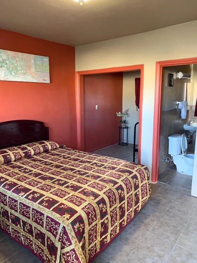 Super Inn Motel Pomona
